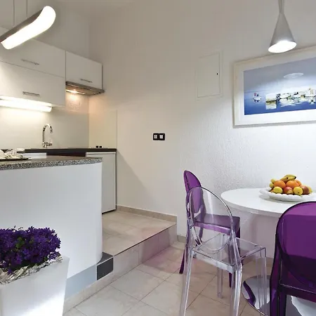 Apartment Pet Friendly In With Wifi Pula