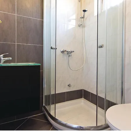 Pet Friendly In With Wifi Apartment *