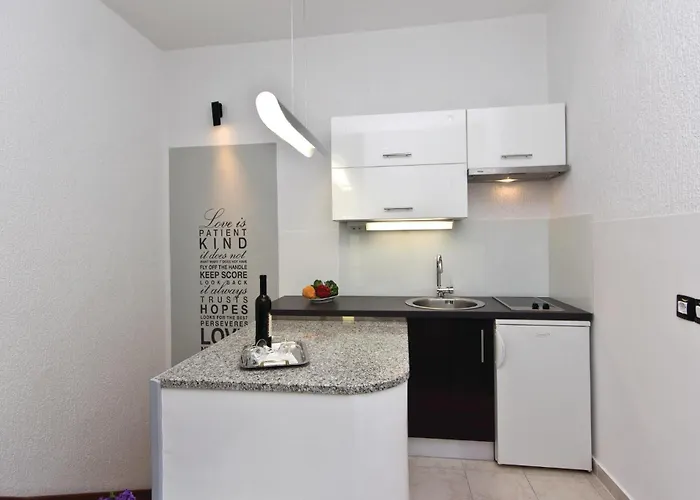 Strane Apartment Pula